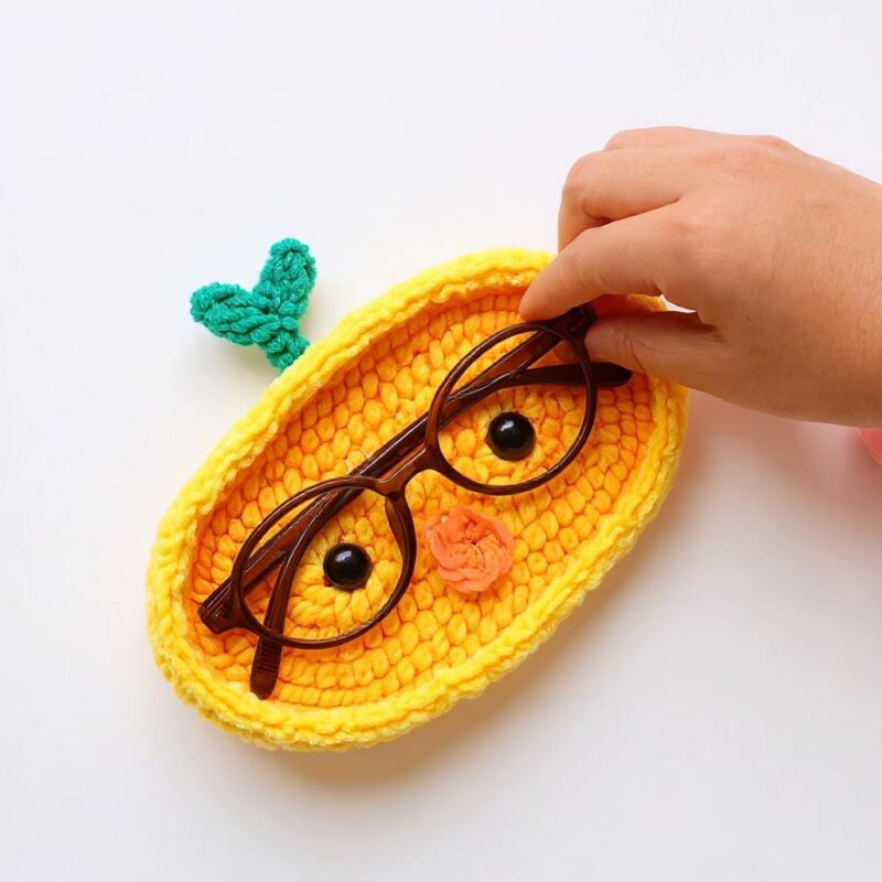 Chicken Amigurumi Crochet Pattern - Adorable DIY Eyeglasses Holder - Instant Download PDF - Image 2