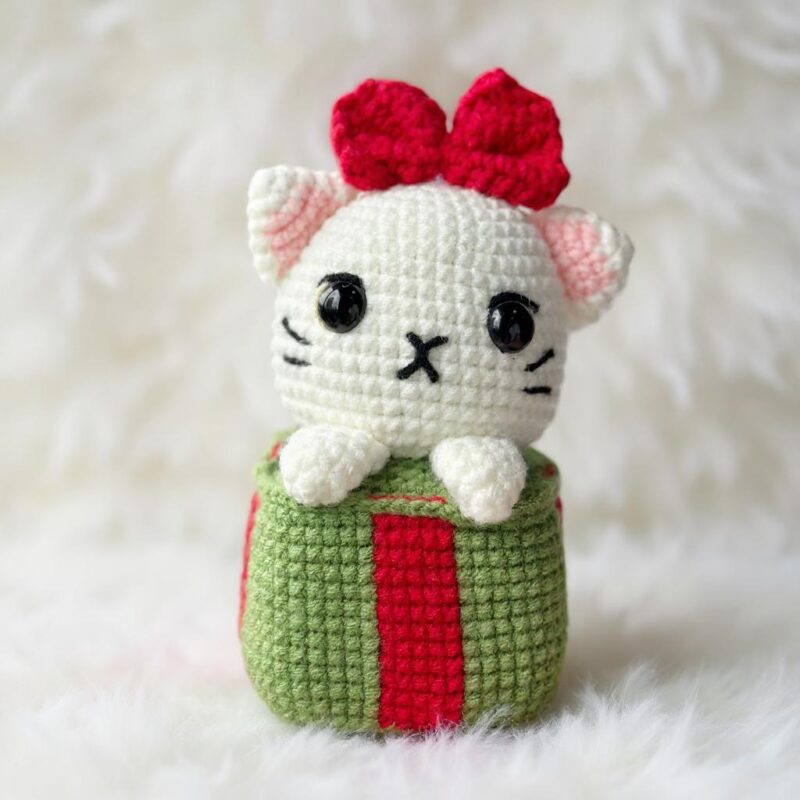 Christmas Giftbox Cat Amigurumi Crochet Pattern - Festive DIY Stuffed Animal Toy - Instant Download PDF - Image 2