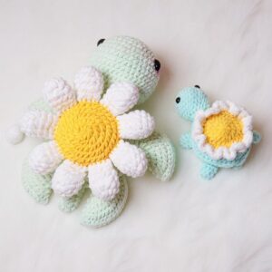 Daisy Back Turtle Amigurumi Crochet Pattern - Adorable No-Sew - DIY Stuffed Animal Toy - Instant Download PDF