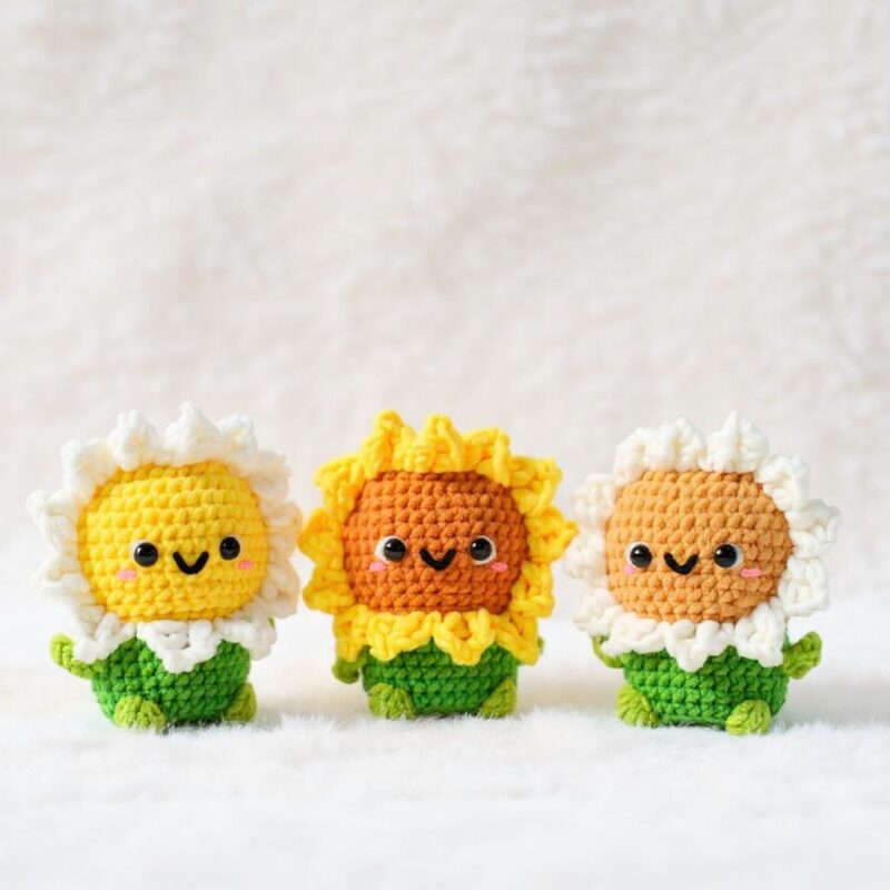 Daisy Plant Amigurumi Crochet Pattern - No-Sew - DIY Potted Plant Decor - Instant Download PDF