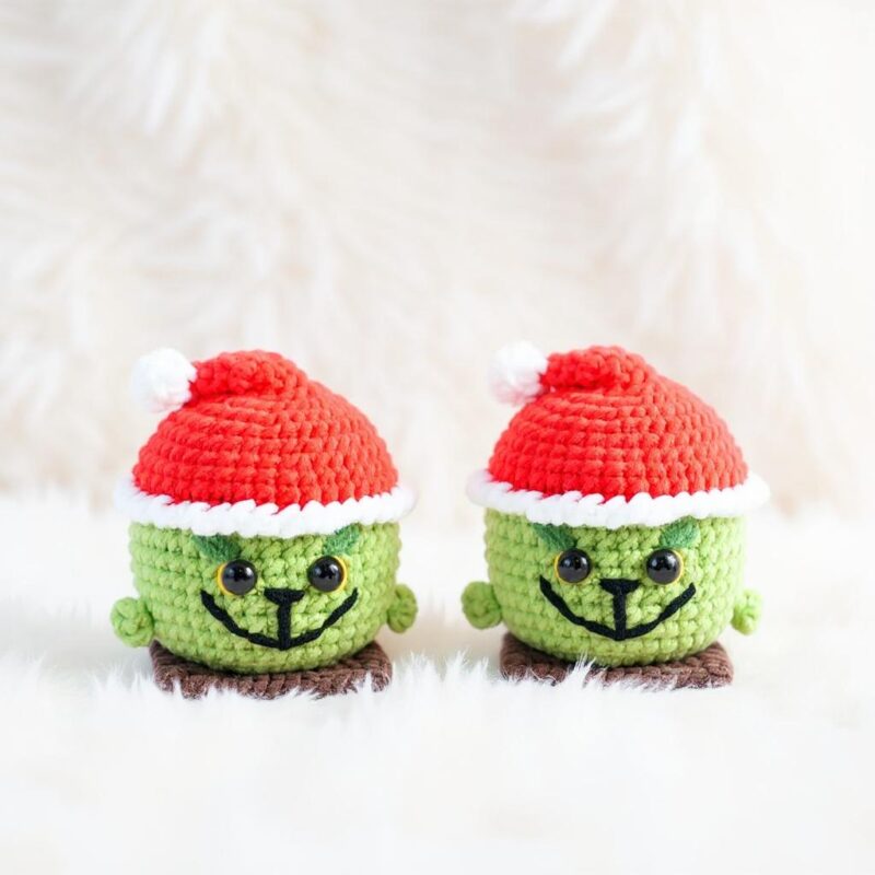 Swinging Grinch Amigurumi Crochet Pattern - Whimsical DIY Car Hanging Ornament - Instant Download PDF