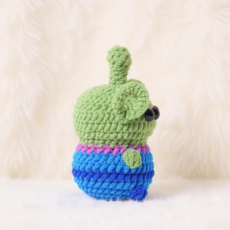 Little Green Men Amigurumi Crochet Pattern - Adorable DIY Stuffed Alien Toy - Instant Download PDF - Image 5