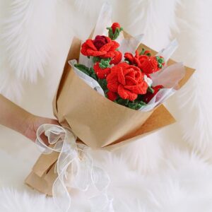 Red Rose Bouquet Amigurumi Crochet Pattern - Romantic DIY Flower Arrangement - Instant Download PDF