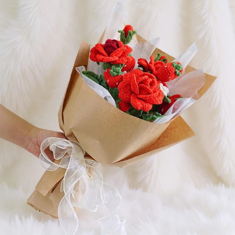 Red Rose Bouquet Amigurumi Crochet Pattern - Romantic DIY Flower Arrangement - Instant Download PDF - Image 2
