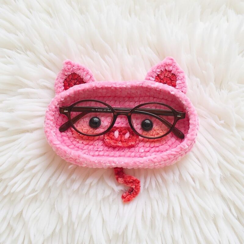Pig Eyeglasses Holder Amigurumi Crochet Pattern - Adorable DIY Stuffed Animal Toy - Instant Download PDF
