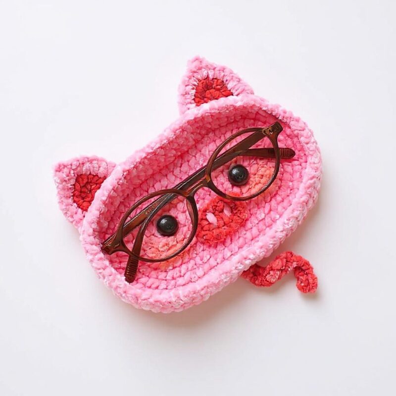 Pig Eyeglasses Holder Amigurumi Crochet Pattern - Adorable DIY Stuffed Animal Toy - Instant Download PDF - Image 2