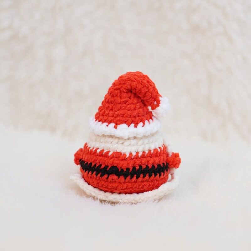 Swinging Santa Amigurumi Crochet Pattern - Festive DIY Car Hanging Ornament - Instant Download PDF - Image 4