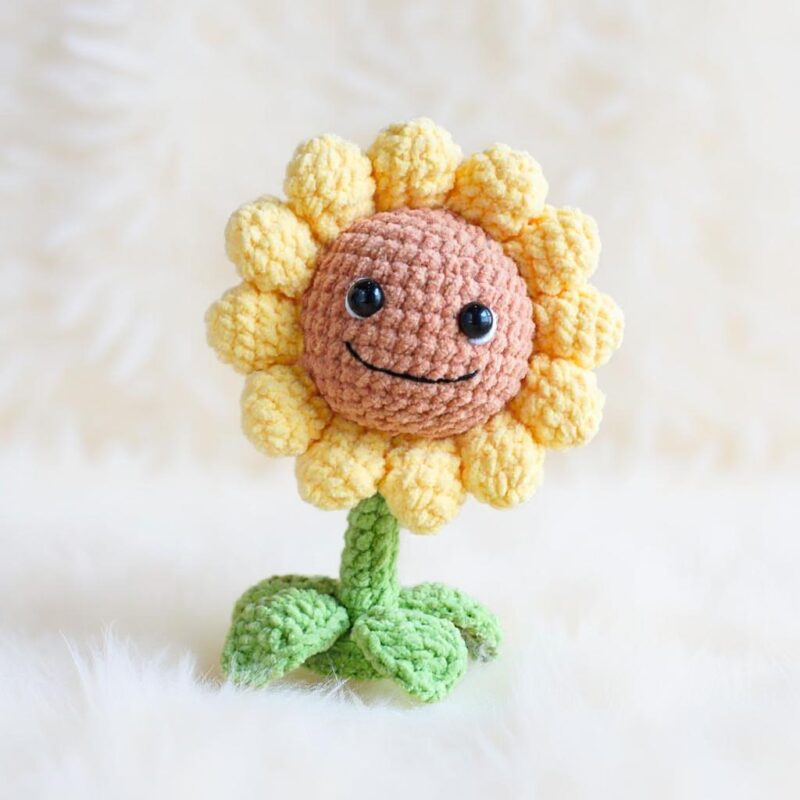 Smiley Sunflower Amigurumi Crochet Pattern - Cheerful DIY Flower Plush - Instant Download PDF - Image 2