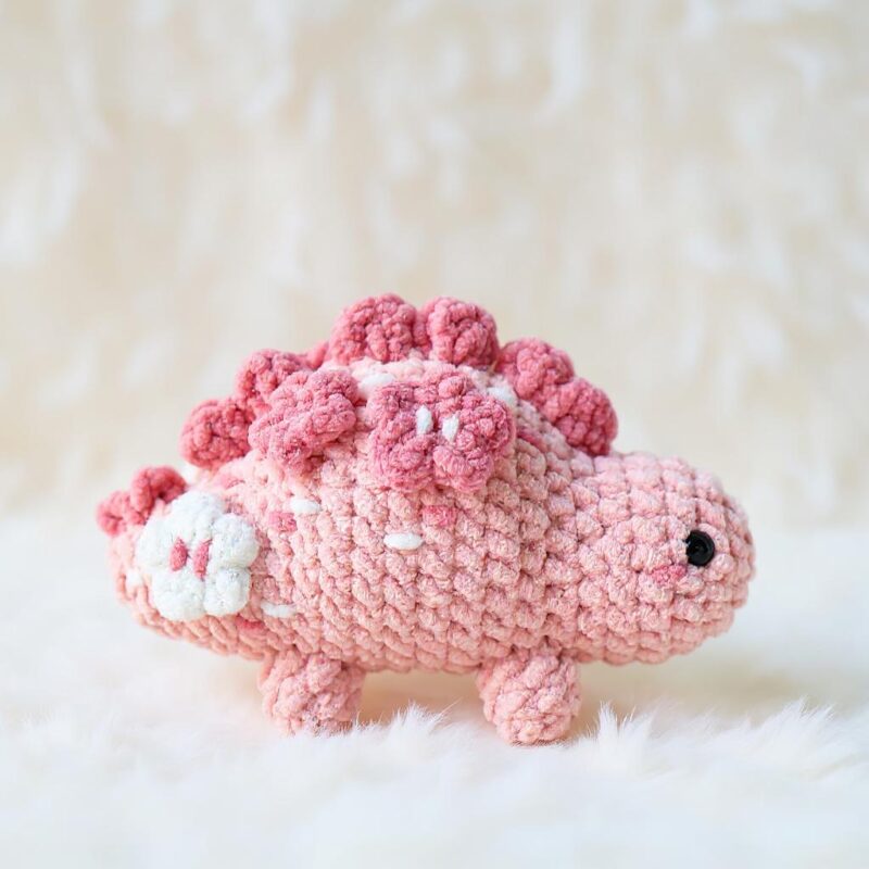 Valentine Stegosaurus Amigurumi Crochet Pattern - Adorable DIY Stuffed Animal Toy - Instant Download PDF - Image 2