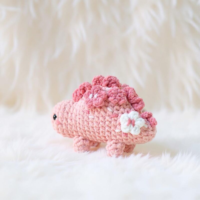 Valentine Stegosaurus Amigurumi Crochet Pattern - Adorable DIY Stuffed Animal Toy - Instant Download PDF - Image 4