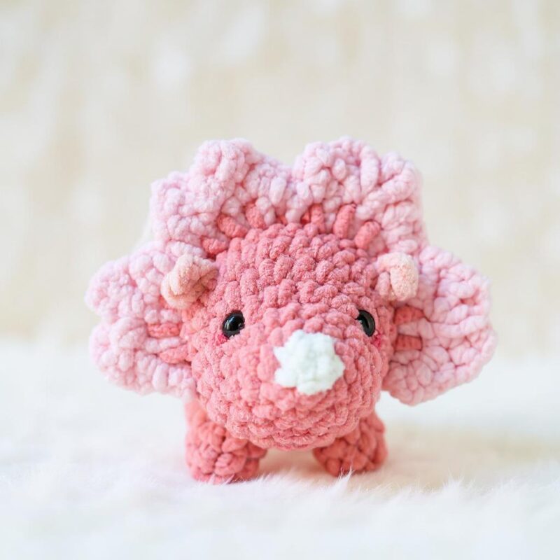 Valentine Triceratops Amigurumi Crochet Pattern - Adorable DIY Stuffed Dinosaur Toy - Instant Download PDF - Image 2
