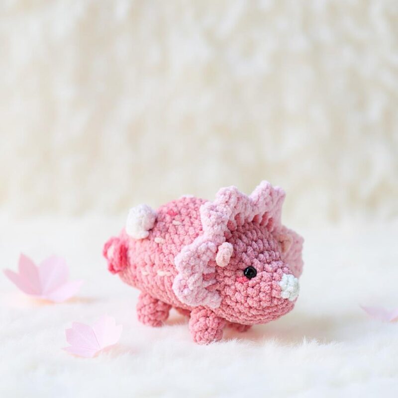 Valentine Triceratops Amigurumi Crochet Pattern - Adorable DIY Stuffed Dinosaur Toy - Instant Download PDF - Image 4