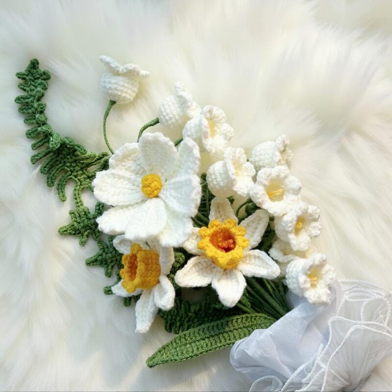 Daffodil Bouquet Amigurumi Crochet Pattern - Beautiful DIY Handmade Flower Decor - Instant Download PDF
